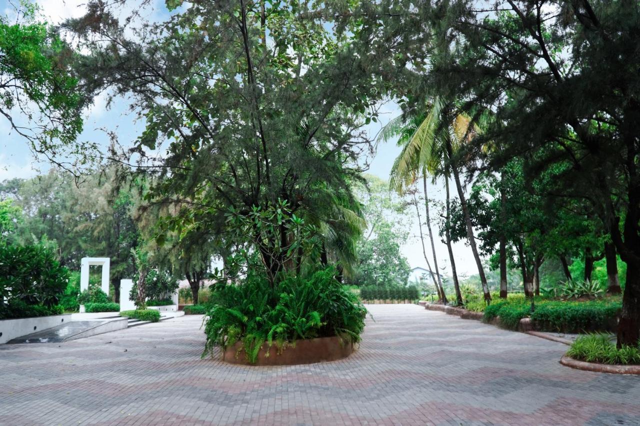 Shanti Resorts Valsad Екстер'єр фото