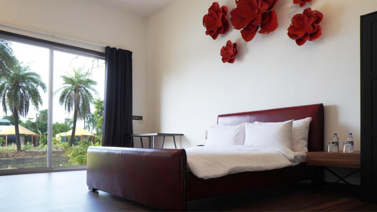 Shanti Resorts Valsad Екстер'єр фото