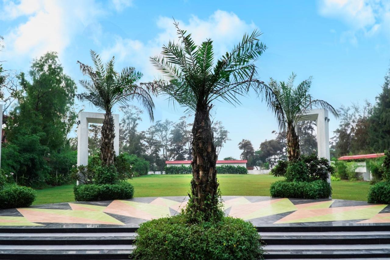 Shanti Resorts Valsad Екстер'єр фото